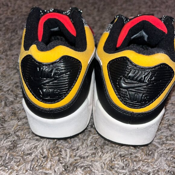 Nike Air Max 90 SE Safari Chile Red Pollen (Women's) size 10 - Picture 5 of 8